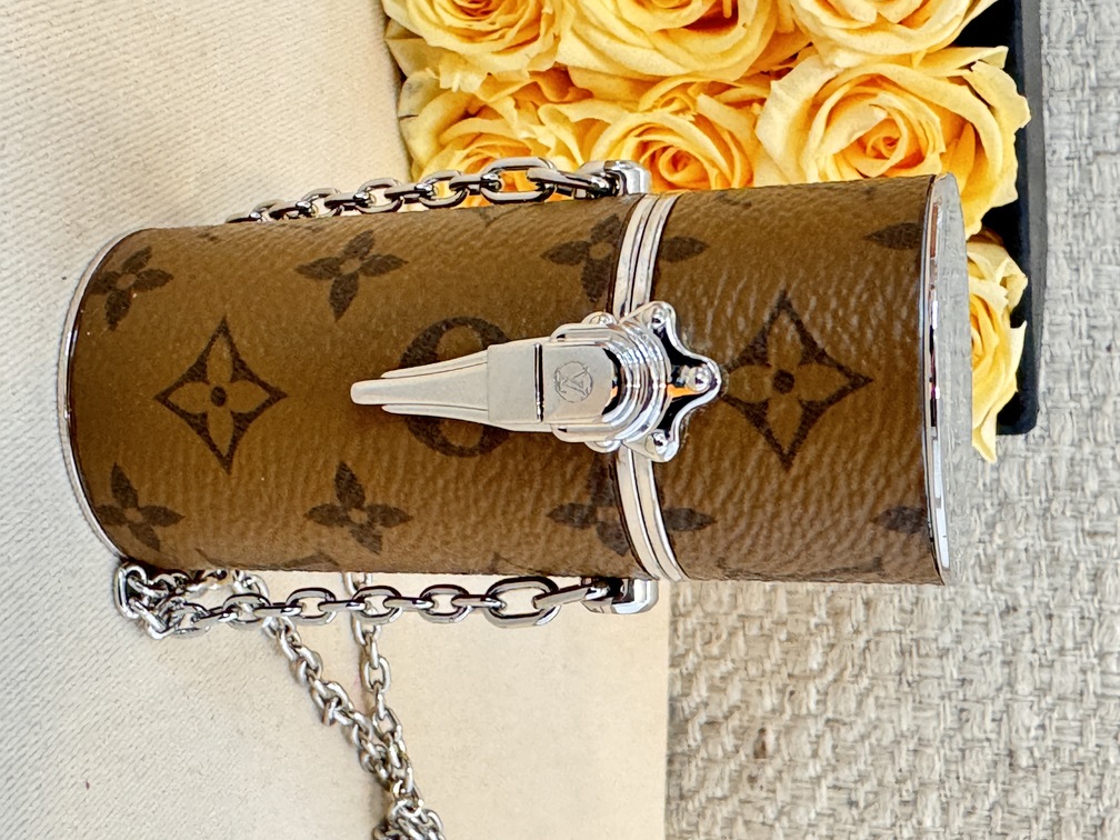 100% Original Louis Vuitton Lipstick case Monogram Reverse Secondhand